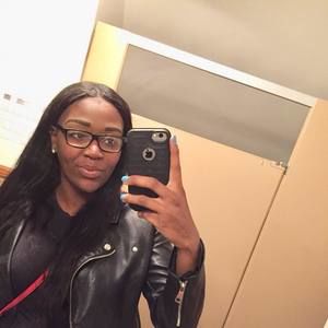 Meet your Posher, Domonique